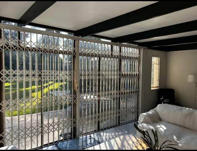 4 BEDROOM HOUSE FOR SALE IN BRACKENHURST